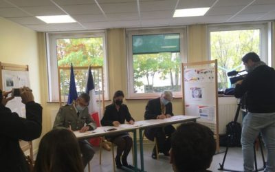 Signature du renouvellement de la convention de partenariat de la classe de défense et de sécurité globale entre la Délégation militaire du Maine-et-Loire et le collège Georges Clémenceau de Cholet.